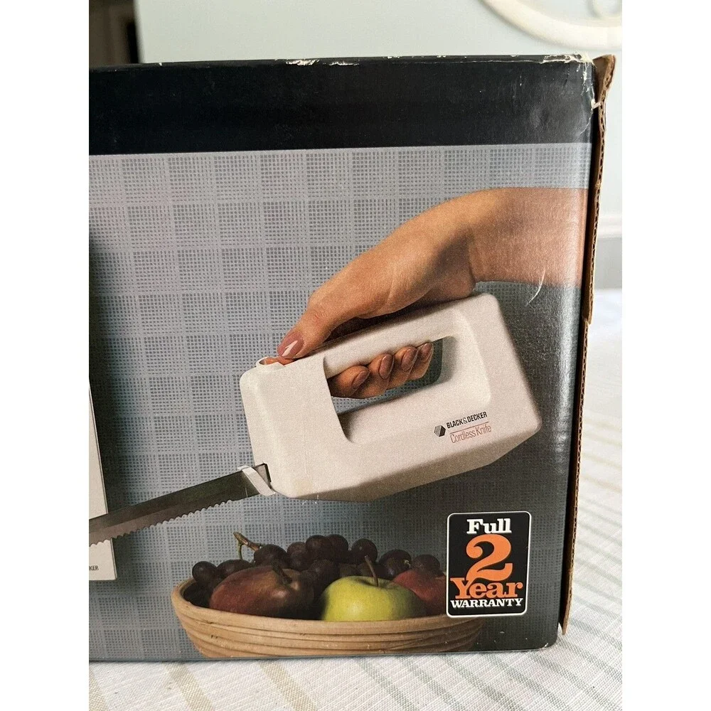 Black Decker 9” Cordless Knife White Wall Mount Space Saver KEK150 ~ NIB